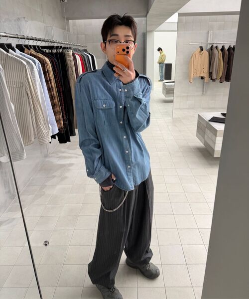 LMOOD(エルムード)の「ハンティントン テンセルデニム ミリタリーシャツ シャンブレー ブルー(シャツ/ブラウス・メンズ・その他・44/46/48)」の2枚目の写真