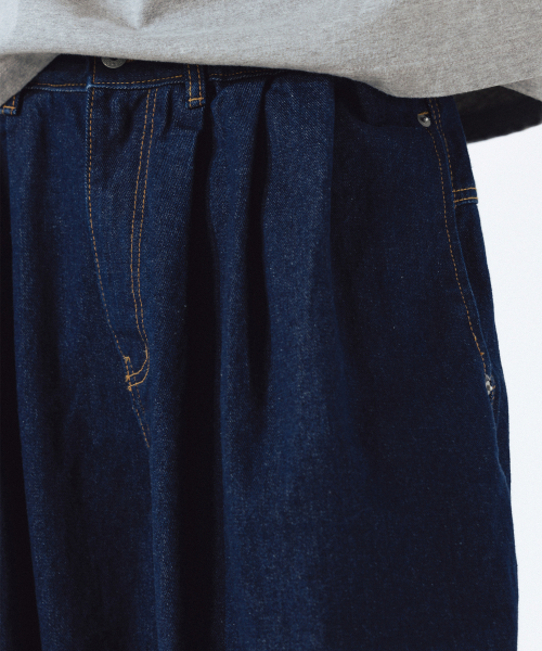 ANGLAN(アングラン)の「Rigid Indigo Denim Balloon Pants - Dark Blue(デニムパンツ・メンズ・ネイビー・FREE/1/2)」の6枚目の写真