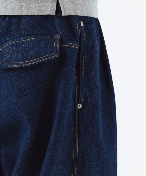 ANGLAN(アングラン)の「Rigid Indigo Denim Balloon Pants - Dark Blue(デニムパンツ・メンズ・ネイビー・FREE/1/2)」の5枚目の写真