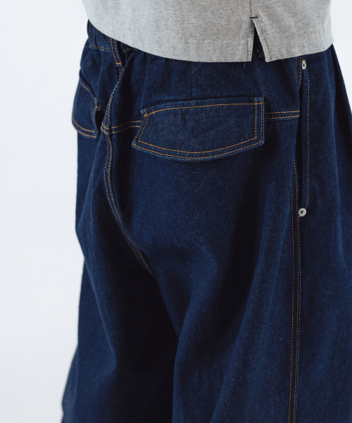 ANGLAN(アングラン)の「Rigid Indigo Denim Balloon Pants - Dark Blue(デニムパンツ・メンズ・ネイビー・FREE/1/2)」の4枚目の写真