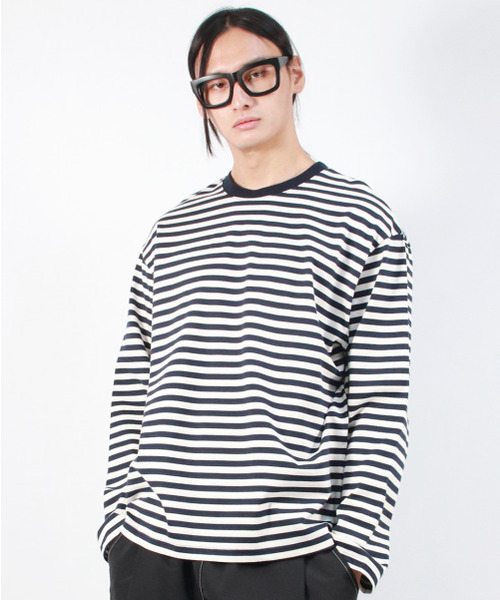 DEMARC(ドゥマーク)の「M STRIPE LOOSE-FIT LONG SLEEVE TEE - Dark Navy(Tシャツ/カットソー・メンズ・その他・MEDIUM/LARGE)」の4枚目の写真