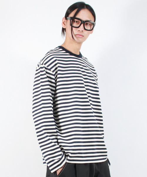 DEMARC(ドゥマーク)の「M STRIPE LOOSE-FIT LONG SLEEVE TEE - Dark Navy(Tシャツ/カットソー・メンズ・その他・MEDIUM/LARGE)」の8枚目の写真
