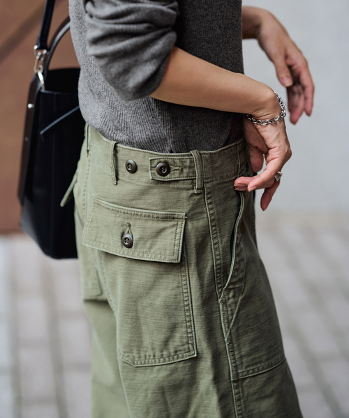 FRAMeWORK（フレームワーク）の「≪追加≫ミリタリースラブバックサテンベイカーパンツ 4（カーゴパンツ・レディース・オリーブ/ホワイト・36/38/40）」の13枚目の写真