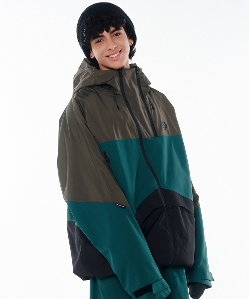 DOLL OUTERWEAR(ドラ アウターウェア)の「2425 アクティボ ボードウェアジャケット カーキ/グリーン 男女共用(ナイロンジャケット・レディース・その他・SMALL/MEDIUM/LARGE/X-LARGE/X-SMALL)」の4枚目の写真