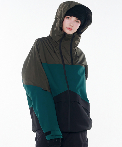 DOLL OUTERWEAR(ドラ アウターウェア)の「2425 アクティボ ボードウェアジャケット カーキ/グリーン 男女共用(ナイロンジャケット・レディース・その他・SMALL/MEDIUM/LARGE/X-LARGE/X-SMALL)」の7枚目の写真