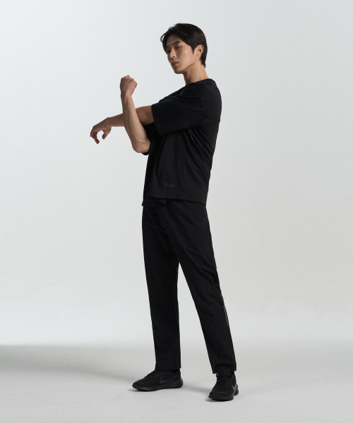 ATEZ（アテズ）の「AERO アクションテーパードトレーニングパンツ [ブラック]（スウェットパンツ・レディース・その他・X-LARGE/XX-LARGE/SMALL/MEDIUM/LARGE）」の5枚目の写真