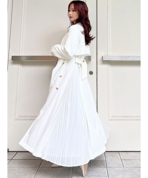 RESEXXY（リゼクシー）の「サイドプリーツトレンチコート（トレンチコート・レディース・ホワイト/ベージュ/ブラック・FREE）」の4枚目の写真