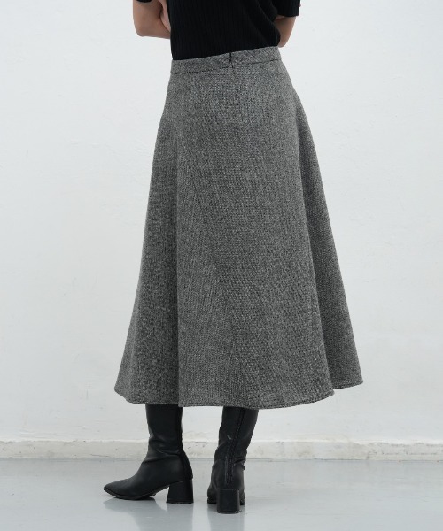 GENERAL IDEA（ジェネラルアイデア）の「【GENERAL IDEA】ウールフレアロングスカート / WOOL FLARE LONG SKIRT/（スカート・レディース・ブラック/ブラウン・M/S/L）」の4枚目の写真