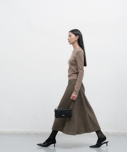 GENERAL IDEA（ジェネラルアイデア）の「【GENERAL IDEA】ウールフレアロングスカート / WOOL FLARE LONG SKIRT/（スカート・レディース・ブラック/ブラウン・M/S/L）」の16枚目の写真