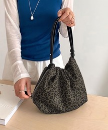 HEILIS（ヘイリス）の「巾着スエードショルダーバッグ / ブラック ブラウン キャメル 茶色 黒色 フェイクスエード ワンハンドル ストラップ 調節可能 ファスナー 巾着 ショルダー 春服 秋服 冬服（ショルダーバッグ）」