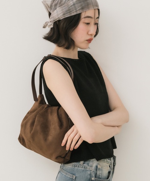 HEILIS(ヘイリス)の「巾着スエードショルダーバッグ / ブラック ブラウン キャメル 茶色 黒色 フェイクスエード ワンハンドル ストラップ 調節可能 ファスナー 巾着 ショルダー 春服 秋服 冬服(ショルダーバッグ・レディース・ブラック/ブラウン/ブラウン系その他/ベージュ系その他・FREE)」の21枚目の写真