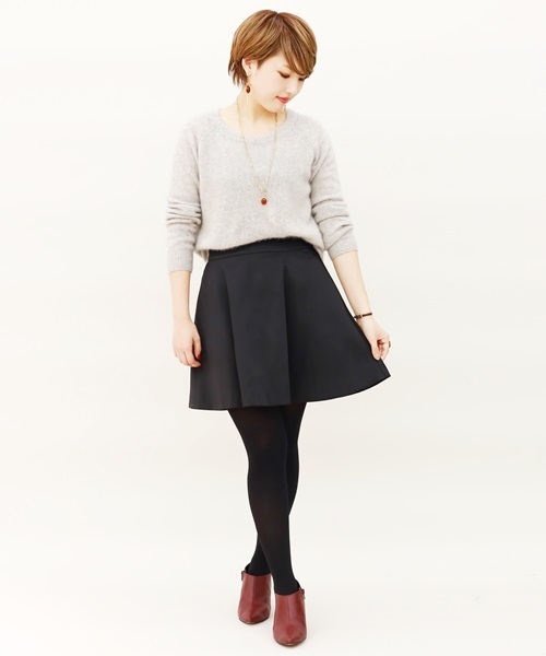 LOUNGEDRESS（ラウンジドレス）の「Wサテンフレアミニスカート（スカート・レディース・ネイビー/ブラック・ﾌﾘ-）」の3枚目の写真