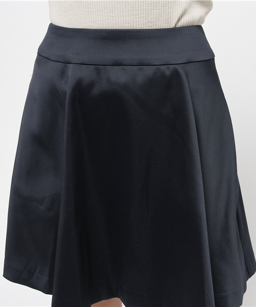 LOUNGEDRESS（ラウンジドレス）の「Wサテンフレアミニスカート（スカート・レディース・ネイビー/ブラック・ﾌﾘ-）」の8枚目の写真