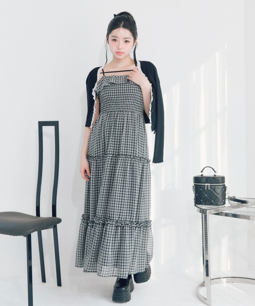 OLIVE des OLIVE（オリーブデオリーブ）の「フリルシャーリングティアードキャミワンピ（ワンピース・レディース・サックスブルー/ブラック/アイボリー・FREE）」の12枚目の写真