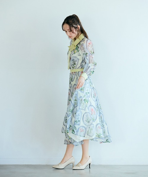 Audie a Muses(オーディアミューズ)の「フラワーフレームプリントプリーツスカート(スカート・レディース・イエロー/ブラック・42/38)」の9枚目の写真