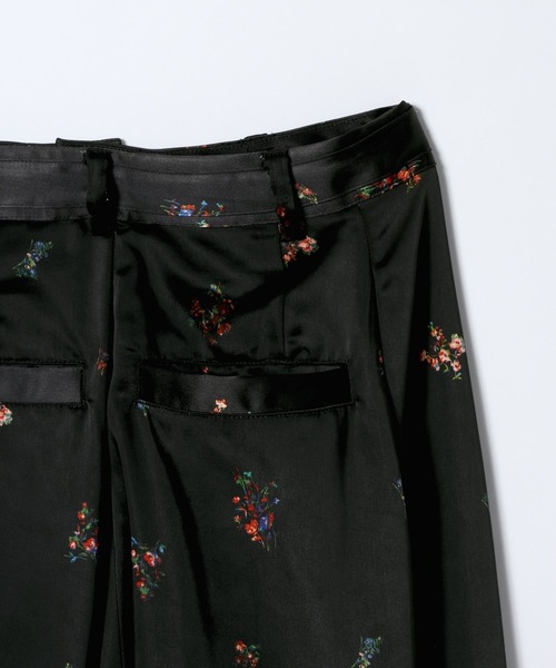 JEANASIS（ジーナシス）の「フラワーサテンコクーンパンツ/645248（その他パンツ・レディース・アイボリー/ブラック・MEDIUM/SMALL）」の9枚目の写真