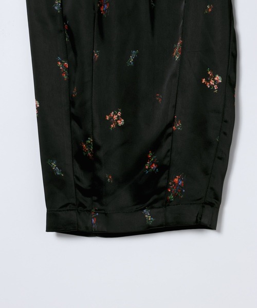 JEANASIS（ジーナシス）の「フラワーサテンコクーンパンツ/645248（その他パンツ・レディース・アイボリー/ブラック・MEDIUM/SMALL）」の5枚目の写真