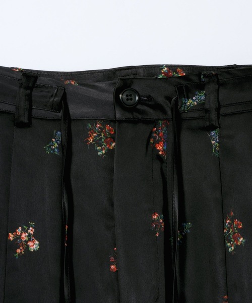 JEANASIS（ジーナシス）の「フラワーサテンコクーンパンツ/645248（その他パンツ・レディース・アイボリー/ブラック・MEDIUM/SMALL）」の6枚目の写真