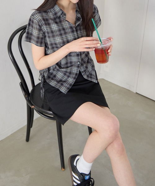 CHAN ME（チャンミ）の「サイドシャーリングデザインチェックシャツ（シャツ/ブラウス・レディース・ネイビー/ライトブルー・X-LARGE/LARGE/MEDIUM）」の5枚目の写真