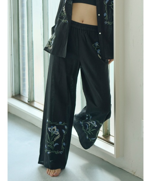 Ungrid（アングリッド）の「エンブロイダリーエスニックラフパンツ（その他パンツ・レディース・オフホワイト/ブラック/オレンジ・FREE）」の2枚目の写真