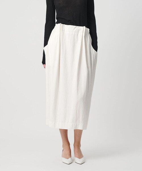 AEWEN MATOPH（イウエン マトフ）の「＜AEWEN MATOPH＞ウエストタック ポケットスカート（スカート・レディース・ホワイト/ブラック・38/36）」の2枚目の写真
