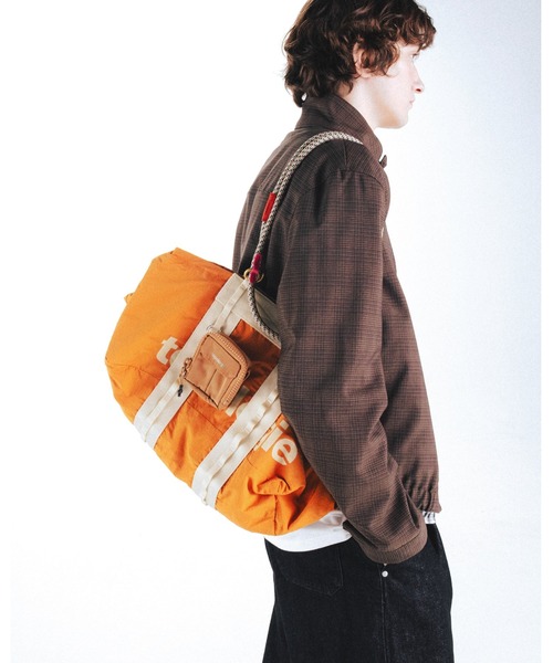 Topologie サミットダッフル（L）10mm 定価￥23,760 洗練されたデザインのSummit Duffle旅行バッグ | TikTok