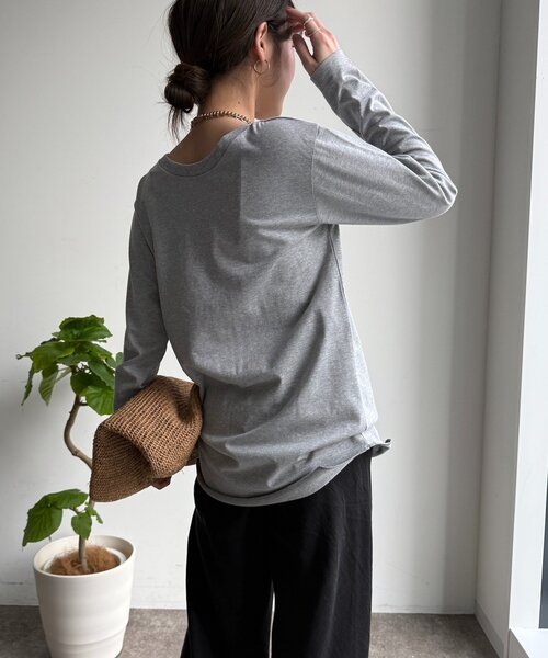 DouDou(ドゥドゥ)の「ロングロンTEE(Tシャツ/カットソー・レディース・オフホワイト/ネイビー/ベージュ/グレー・FREE)」の7枚目の写真