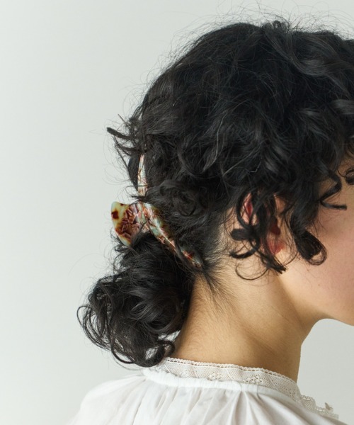 Libra Cue（リブラ キュー）の「ロングバーヘアクリップ（バレッタ/ヘアクリップ・レディース・ブルー/ベージュ・FREE）」の3枚目の写真