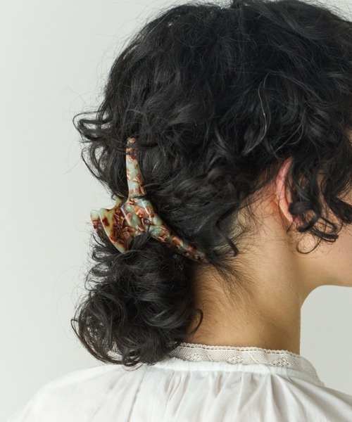 Libra Cue（リブラ キュー）の「ロングバーヘアクリップ（バレッタ/ヘアクリップ・レディース・ブルー/ベージュ・FREE）」の4枚目の写真