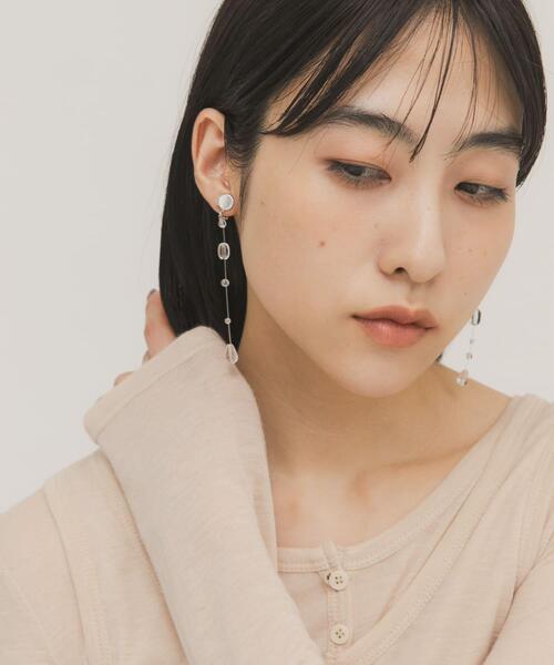 KBF(ケイビーエフ)の「シズクイヤリング(イヤリング・レディース・カーキ/クリア・ONE)」の6枚目の写真