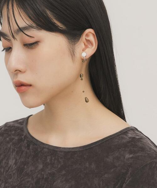 KBF(ケイビーエフ)の「シズクイヤリング(イヤリング・レディース・カーキ/クリア・ONE)」の11枚目の写真