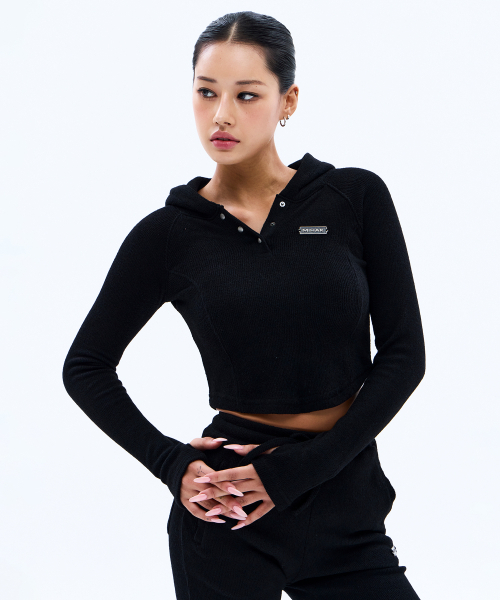 Metal label Wormtach Crop Hood Parka (Black) — кроп‑парка с капюшоном