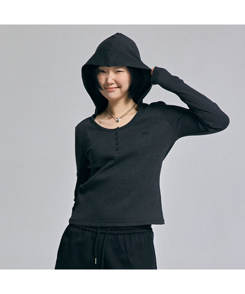Баттон‑хенли Neck‑fold T‑shirt Chacoal — футболка с пуговицами на воротнике