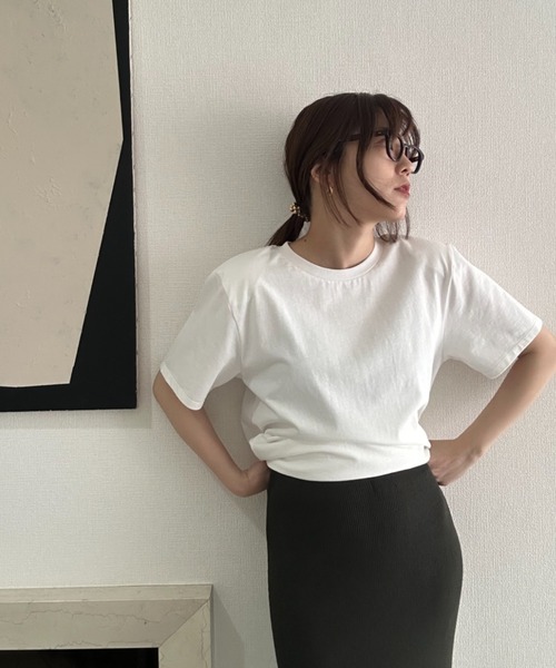 Henon.(ヘノン)の「肩パットTシャツ(Tシャツ/カットソー・レディース・バーガンディー/ホワイト/ネイビー・F)」の2枚目の写真