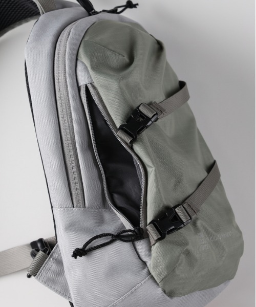 CAMP7(キャンプセブン)の「【CAMP7】リップストップナイロンスリングバッグ (軽量 / 耐久性 / スタイリッシュ / アクティブ)(ショルダーバッグ・メンズ・グレー/ブラック/カーキブラウン・ONE SIZE)」の9枚目の写真