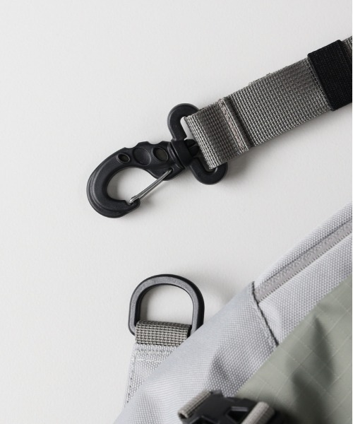 CAMP7(キャンプセブン)の「【CAMP7】リップストップナイロンスリングバッグ (軽量 / 耐久性 / スタイリッシュ / アクティブ)(ショルダーバッグ・メンズ・グレー/ブラック/カーキブラウン・ONE SIZE)」の10枚目の写真