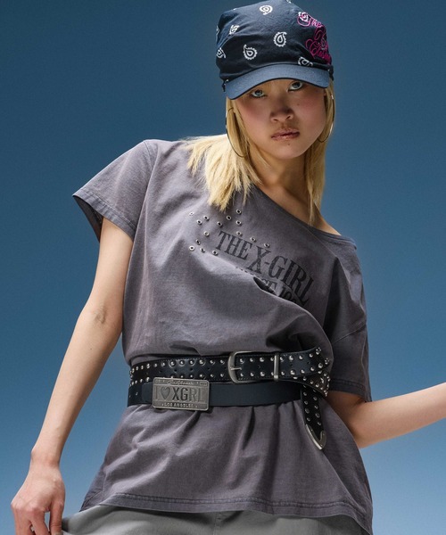 X-girl(エックスガール)の「EYELET STAR S/S TEE DRESS(ワンピース・レディース・ベージュ/チャコール・S/M)」の3枚目の写真