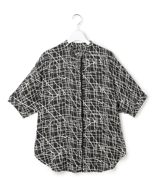 ICB(アイシービー)の「BackSatinAmunzen 5分袖バンドカラーブラウス(シャツ/ブラウス・レディース・ブラック系/ブラック系8/アイボリー系/サックスブルー系8/ローズ系/ライトイエロー系5/スカイブルー系/ローズ系5・SMALL/MEDIUM/X-SMALL)」の22枚目の写真