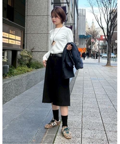 LE CIEL BLEU（ルシェルブルー）の「クルーネックLSニット / Crew Neck LS Knit（ニット/セーター・レディース・ブラック/パープル/グレー/オフホワイト・36）」の17枚目の写真
