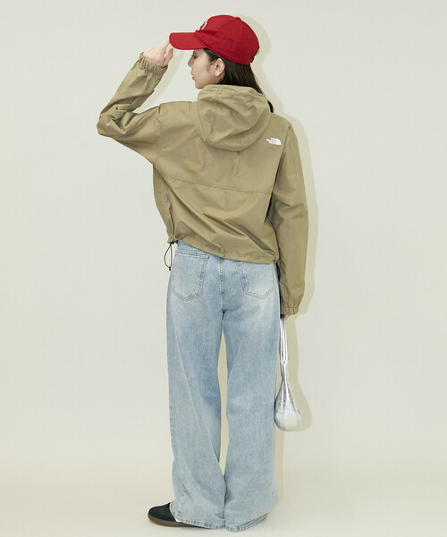 THE NORTH FACE（ザノースフェイス）の「THE NORTH FACE/ザ・ノース・フェイス Short Compact Jacket（マウンテンパーカー・レディース・ベージュ/ブラック・X-LARGE/LARGE）」の20枚目の写真