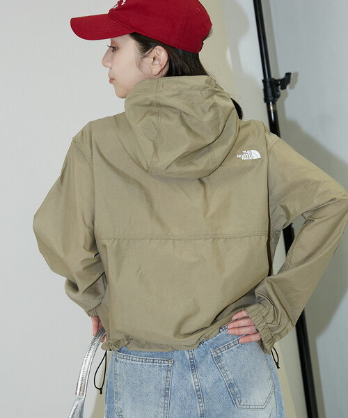 THE NORTH FACE（ザノースフェイス）の「THE NORTH FACE/ザ・ノース・フェイス Short Compact Jacket（マウンテンパーカー・レディース・ベージュ/ブラック・X-LARGE/LARGE）」の22枚目の写真