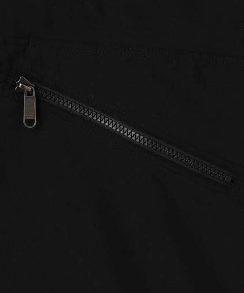 THE NORTH FACE（ザノースフェイス）の「THE NORTH FACE/ザ・ノース・フェイス Short Compact Jacket（マウンテンパーカー・レディース・ベージュ/ブラック・X-LARGE/LARGE）」の7枚目の写真