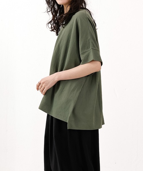 emesuelee(エメスーリー)の「UV遮蔽率90%以上 ナイロン混 接触冷感 半袖プルオーバー(Tシャツ/カットソー・レディース・グリーン/ブルー/スカイブルー/ブラック/アイボリー/イエロー・フリー)」の12枚目の写真