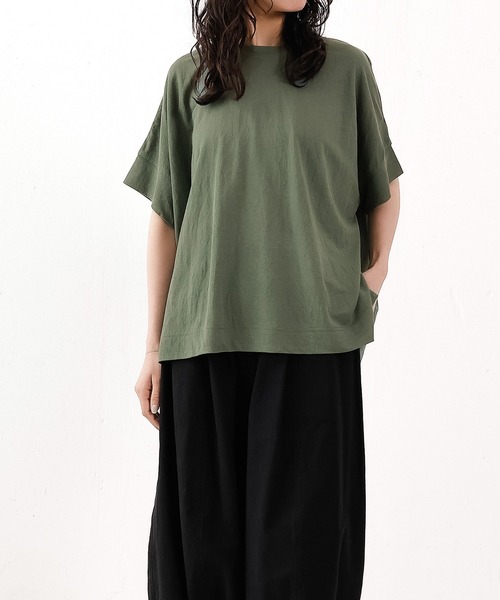 emesuelee(エメスーリー)の「UV遮蔽率90%以上 ナイロン混 接触冷感 半袖プルオーバー(Tシャツ/カットソー・レディース・グリーン/ブルー/スカイブルー/ブラック/アイボリー/イエロー・フリー)」の11枚目の写真