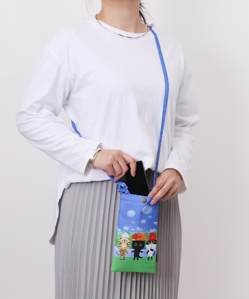 BACKYARD FAMILY(バックヤードファミリー)の「糸井忠晴 スマホショルダーバッグ(ショルダーバッグ・レディース・レッド/ピンク/ブルー/グレー・FREE)」の6枚目の写真