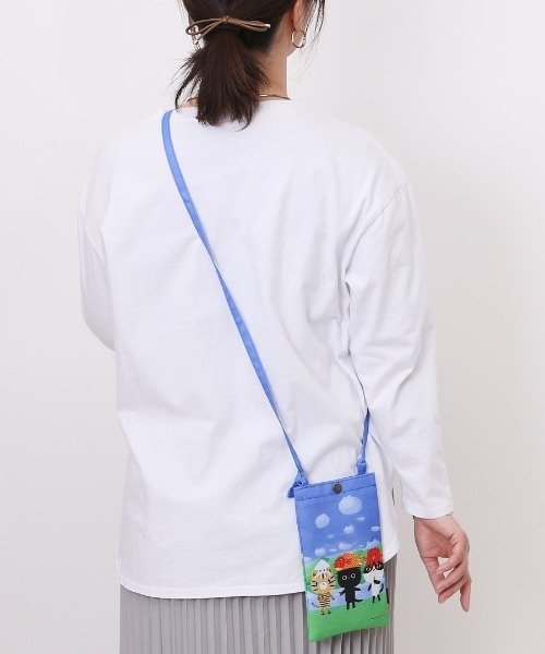 BACKYARD FAMILY(バックヤードファミリー)の「糸井忠晴 スマホショルダーバッグ(ショルダーバッグ・レディース・レッド/ピンク/ブルー/グレー・FREE)」の7枚目の写真