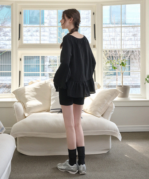 MICANE（ミケーネ）の「フリルタイブラウス（シャツ/ブラウス・レディース・ブラック/クリーム・LARGE/MEDIUM/X-LARGE/SMALL）」の10枚目の写真