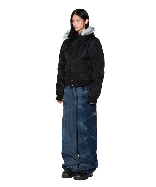 AAKAM(アーカム)の「Hooded Fur MA-1 Jacket (Black)(ブルゾン・レディース・その他・1/2)」の4枚目の写真