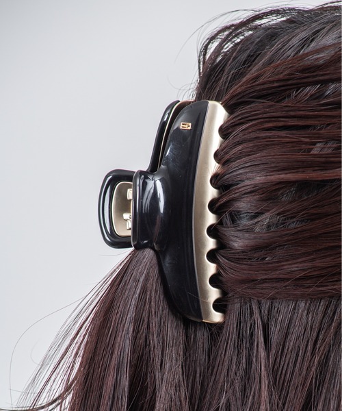 ALEXANDRE DE PARIS(アレクサンドルドゥパリ)の「【ALEXANDRE DE PARIS】ヘアクリップ ヘアアクセサリー 髪留め TIMELESS VENDOME L 10.5x5(バレッタ/ヘアクリップ・レディース・ブラック×ゴールド/ブラック×シルバー/アイボリー/ベージュ・FREE)」の16枚目の写真