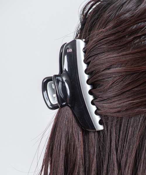 ALEXANDRE DE PARIS(アレクサンドルドゥパリ)の「【ALEXANDRE DE PARIS】ヘアクリップ ヘアアクセサリー 髪留め TIMELESS VENDOME L 10.5x5(バレッタ/ヘアクリップ・レディース・ブラック×ゴールド/ブラック×シルバー/アイボリー/ベージュ・FREE)」の18枚目の写真